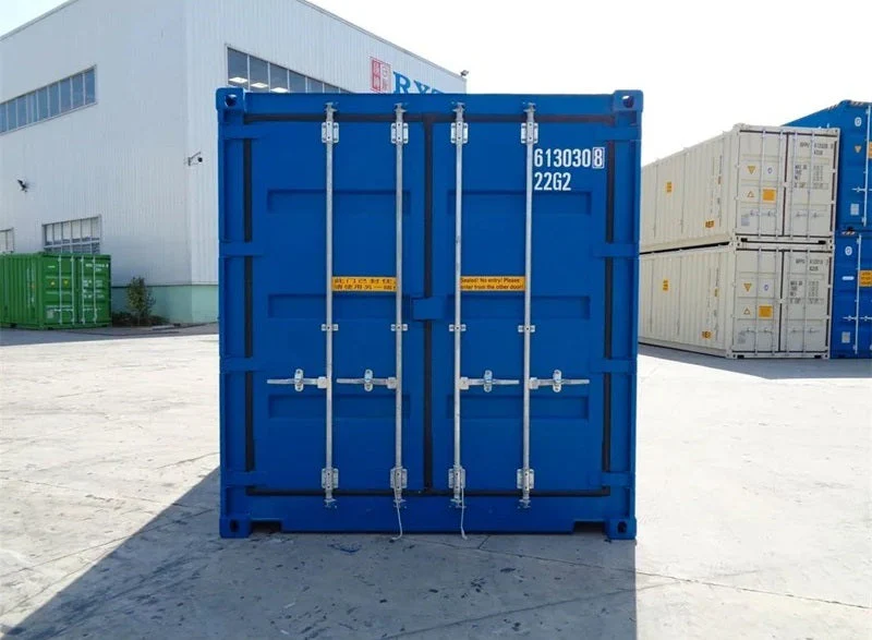 puertas en ambos extremos, lo que facilita el acceso a los productos o materiales almacenados en el interior. - Imagen 3