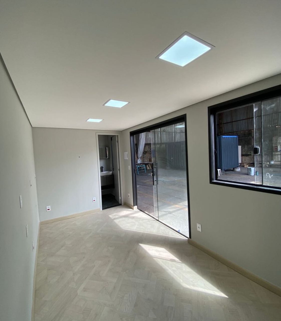 Contenedor oficina de 20 pies - Imagen 3